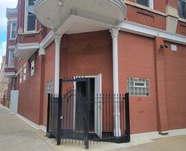 Building Photo - 1341 N Washtenaw Ave