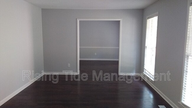 Building Photo - 508 Wood Terrace NE