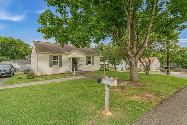Photo - 1315 E Red Bud Rd (Knoxville, TN) House