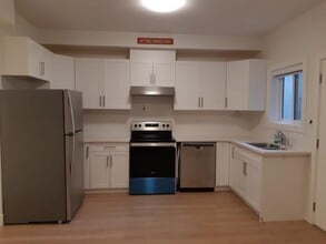 Building Photo - 16773 20 Ave