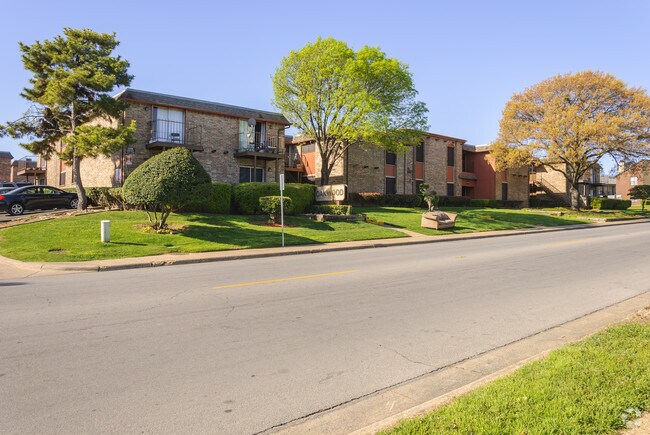 Oakwood Apartments Dallas Tx Home Texas Dallas Oakwood Apartments Primary Photo