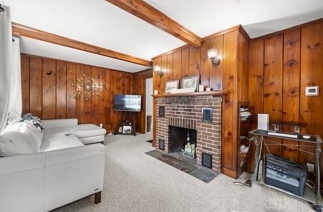 Living room - 435A Walpole St