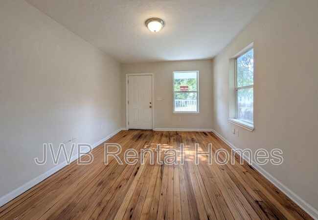 Building Photo - 5256 Sunderland Rd
