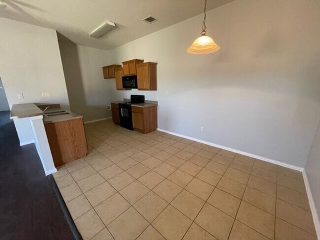 Foto del edificio - 1912-2000 Prosperity Trail