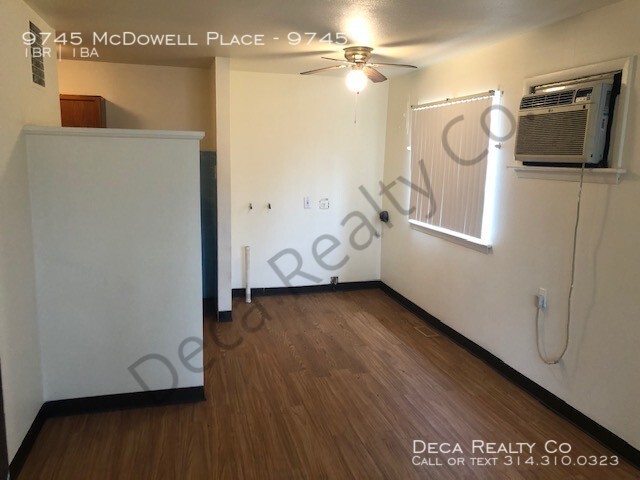 Building Photo - 1 Bedroom Apartment