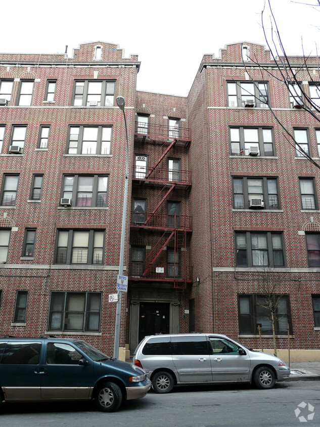 Building Photo - 1221 Sheridan Ave