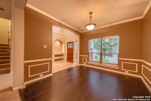 Building Photo - Situated on a desirable corner cul-de-sac lot!!