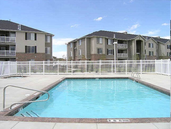 Piscina - Shoreline North Salt Lake Apartments