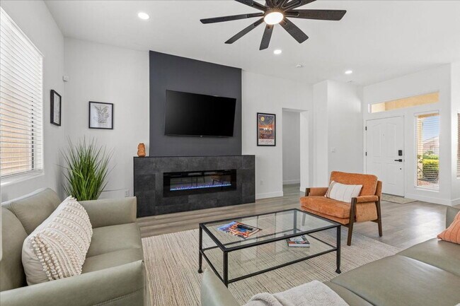 Foto del edificio - 10624 Grand Cypress Ave