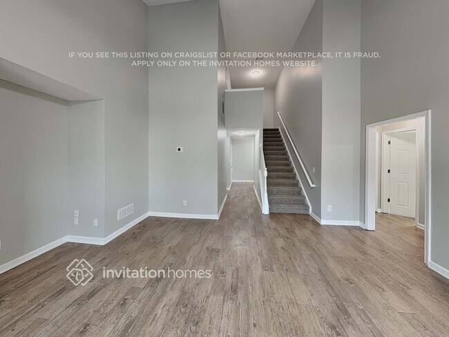 Building Photo - 3785 Pine Village Pl