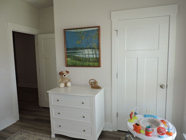 Foto del edificio - Easy access to shopping, interstate & Navy...