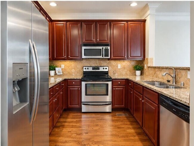 Foto del edificio - 634 Irwin St NE