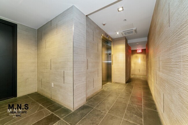 Foto del edificio - 39 E 21st St