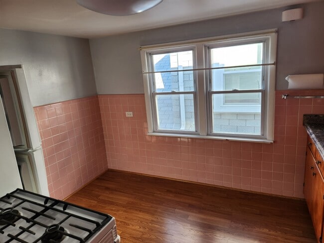 Kitchen - 5354 N Linder Ave