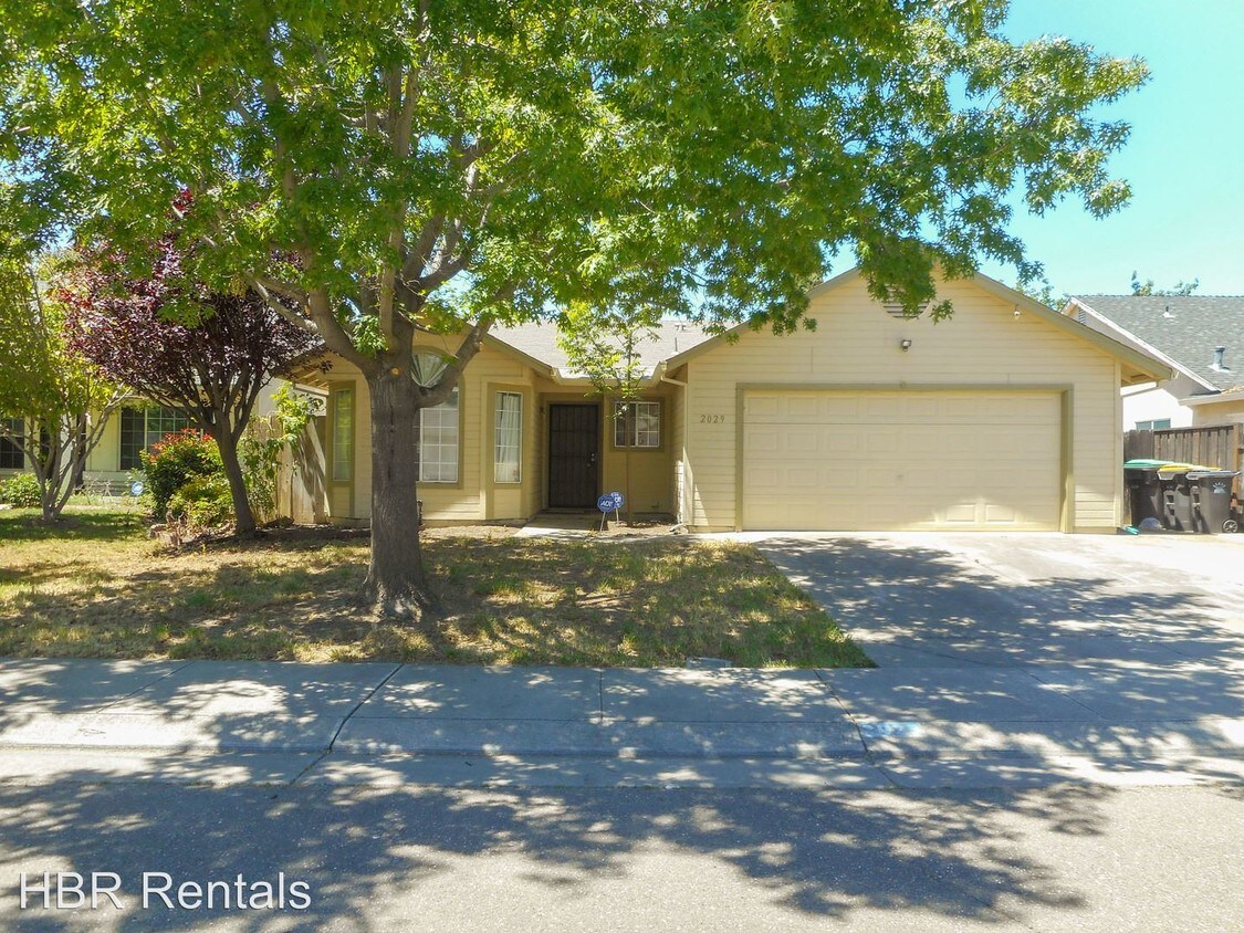 Primary Photo - 2029 Grey Stone Dr