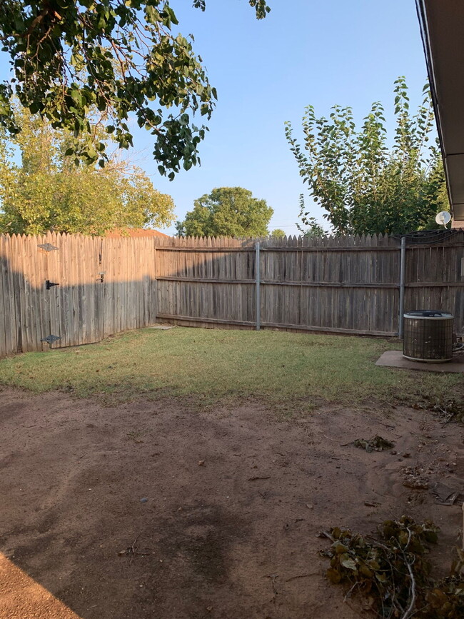 Building Photo - Cute duplex in North Lubbock