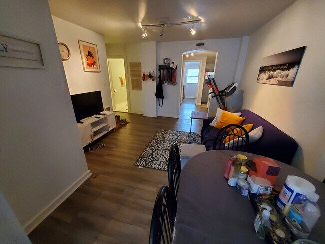 Foto del edificio - Little Village 1-bedroom You Can Call Home