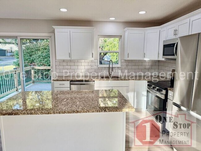 Foto del edificio - 4-Bedroom, 2.5-Bathroom home in Independence
