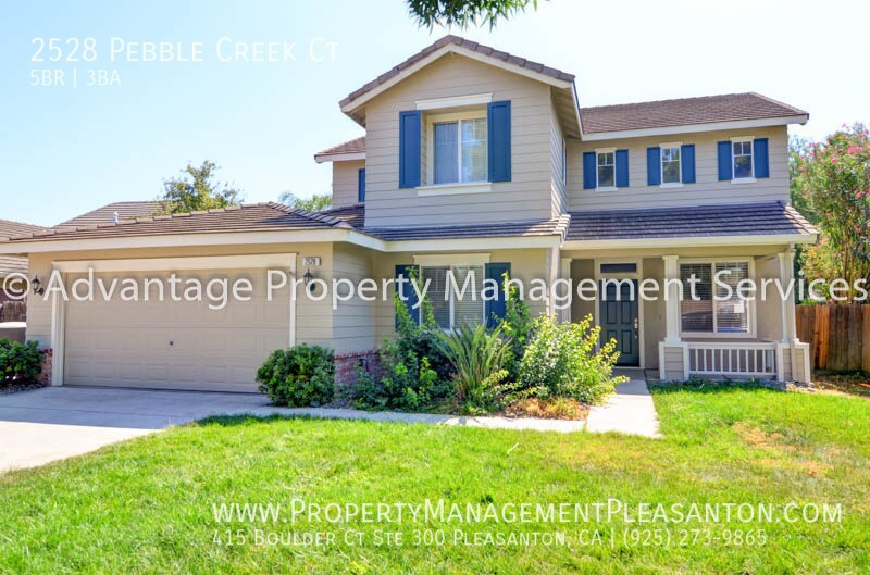 Primary Photo - 5 Bedroom / 3 Bath right off of 580 and Gr...