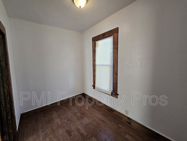 Foto del edificio - 2853 N Booth St