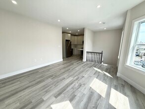 Building Photo - 10 Cawfield St