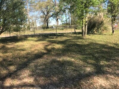 Foto del edificio - 24898 Lakewood Dr