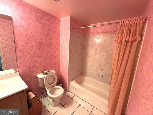 Foto del edificio - 23 Monarch Dr