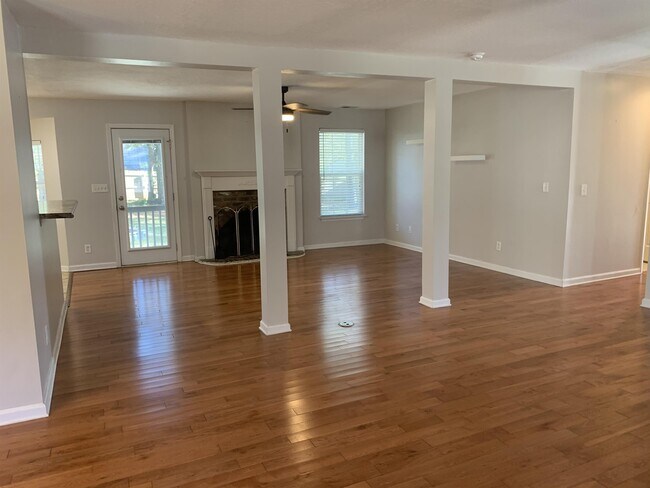 Building Photo - 204 Red Fox Run
