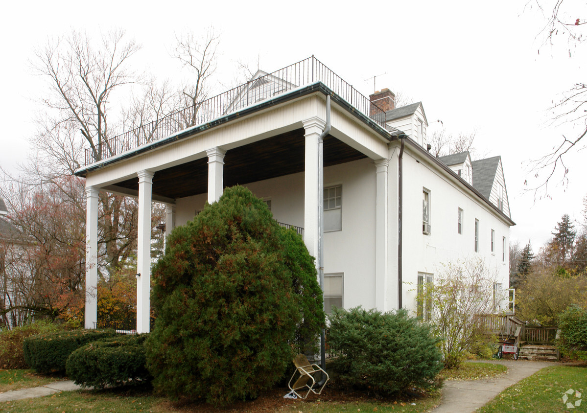 Foto principal - 121 N Washington St