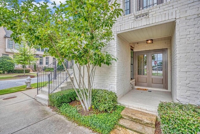Building Photo - 6807 Encore Blvd