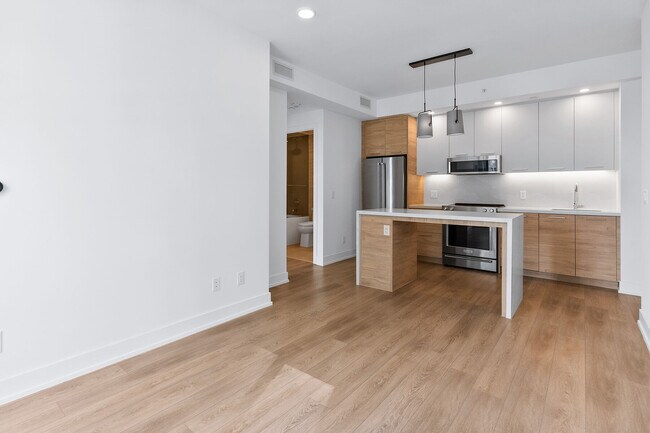 Building Photo - 200 Redpath Ave