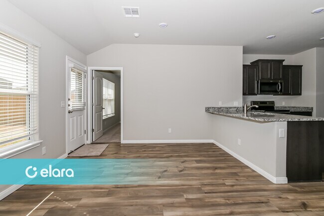 Building Photo - 1705 MAROON DR