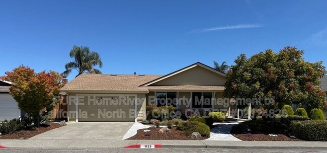 Building Photo - 1029 St Francis Dr