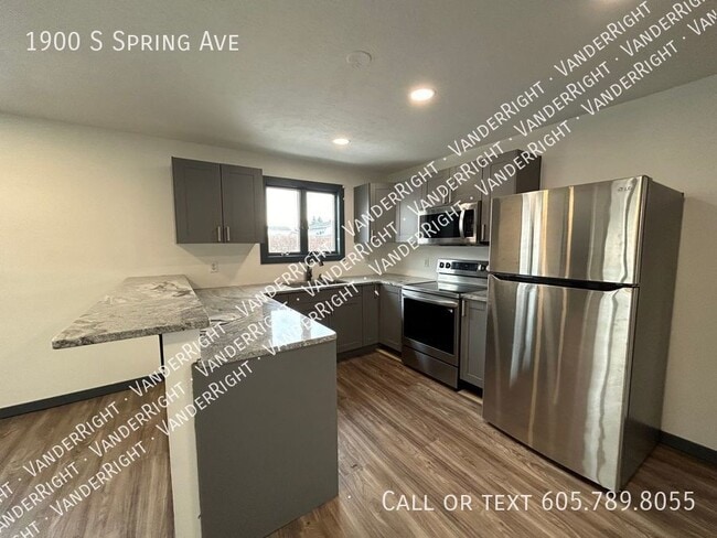 Building Photo - 1900 S Spring Ave