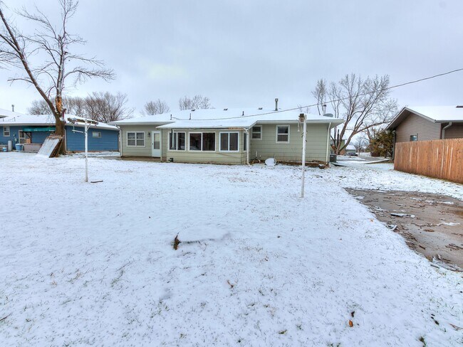 105 Lynwood Dr Huxley IA 50124 House For Rent In Huxley IA 