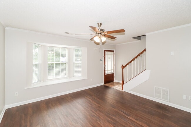 Building Photo - 7546 Dogwood Ln
