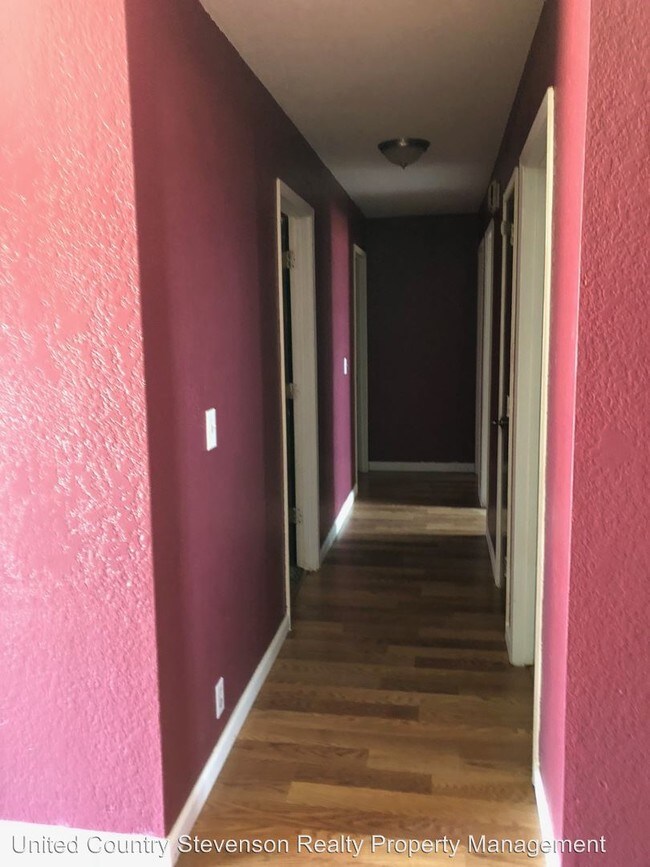 Building Photo - 3 br, 1 bath House - 809 W. Henderson St.