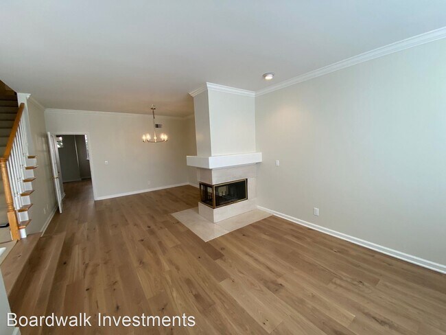 Building Photo - 3 br, 3.5 bath House - 3421 El Camino Real...