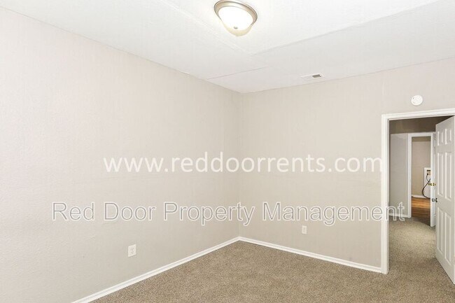 Foto del edificio - 2901 N Chester Ave