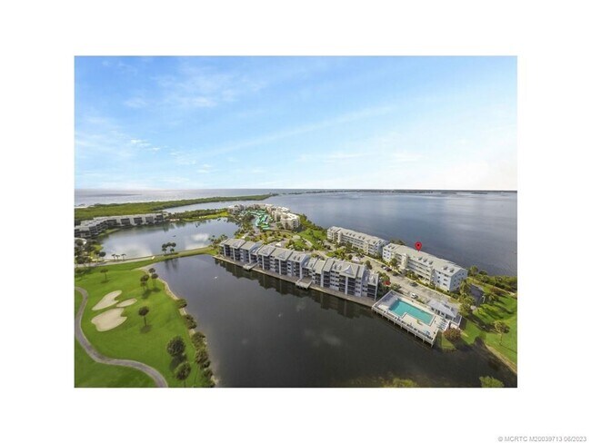 Foto del edificio - 10 NE Plantation Rd