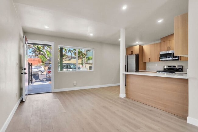 Foto del edificio - Newly remodeled 2 bed 1 bath with washer &...