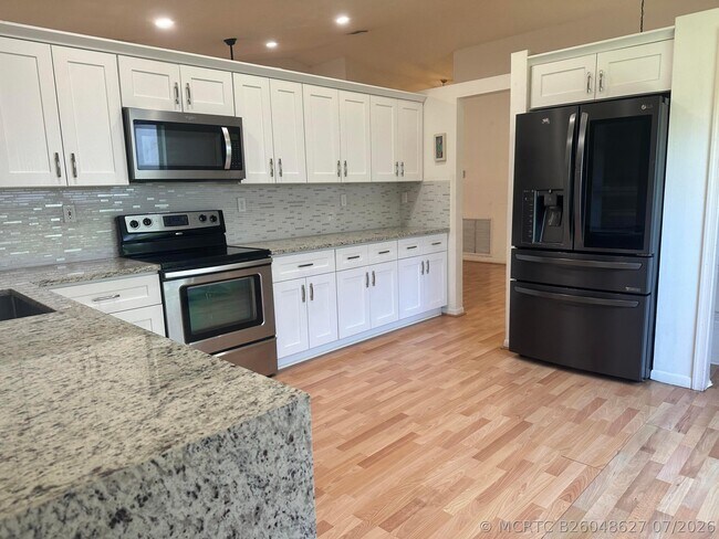 Foto del edificio - 9825 NW 54th Pl