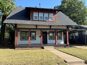 Building Photo - 1905 NW 11th St