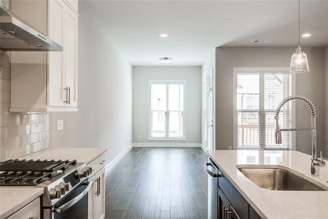 Building Photo - 4308 Parkside Pl