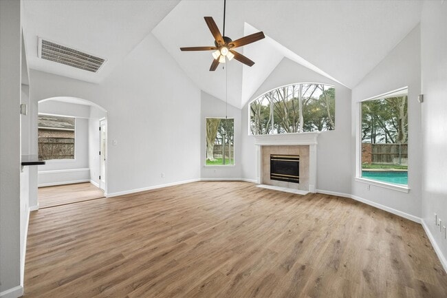 Building Photo - 18042 Somerset Knolls Ct