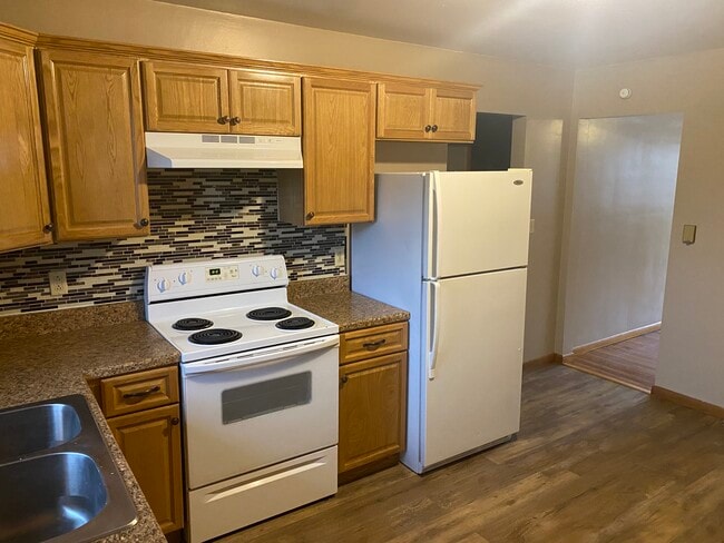 Kitchen - 3058 E County Road 50