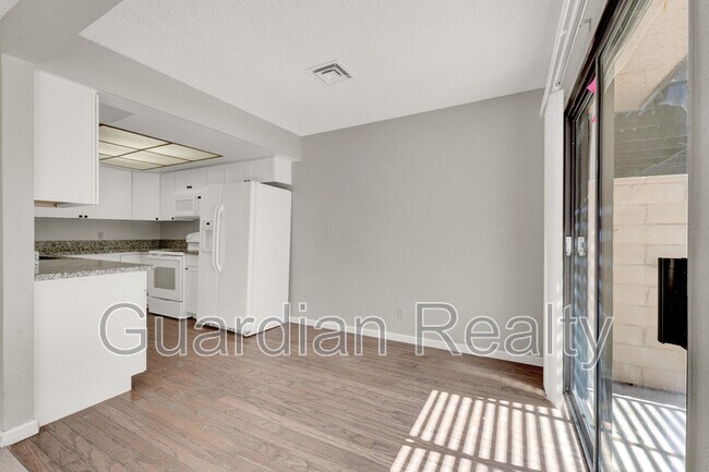 Building Photo - 6611 Silverstream Ave