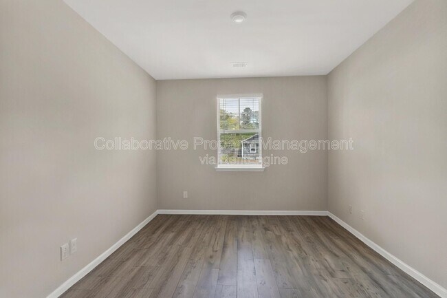 Building Photo - 376 Brennan Dr