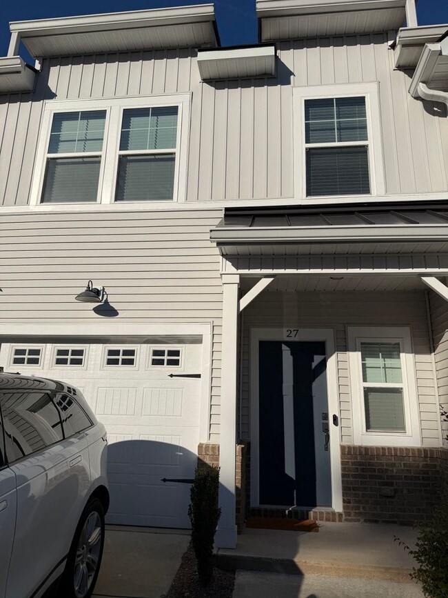 3 Bedroom 2.5 Bath Townhome is the Madison Park area!!! - 3 Bedroom 2.5 Bath Townhome is the Madison Park area!!!