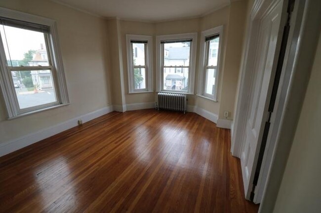 Foto del edificio - 2 bedroom in Beverly MA 01915